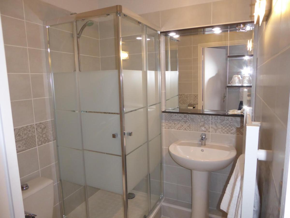 Logis Hotel L'Arche De Noe Екстер'єр фото