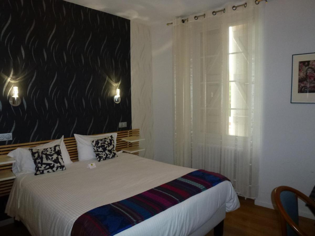 Logis Hotel L'Arche De Noe Екстер'єр фото