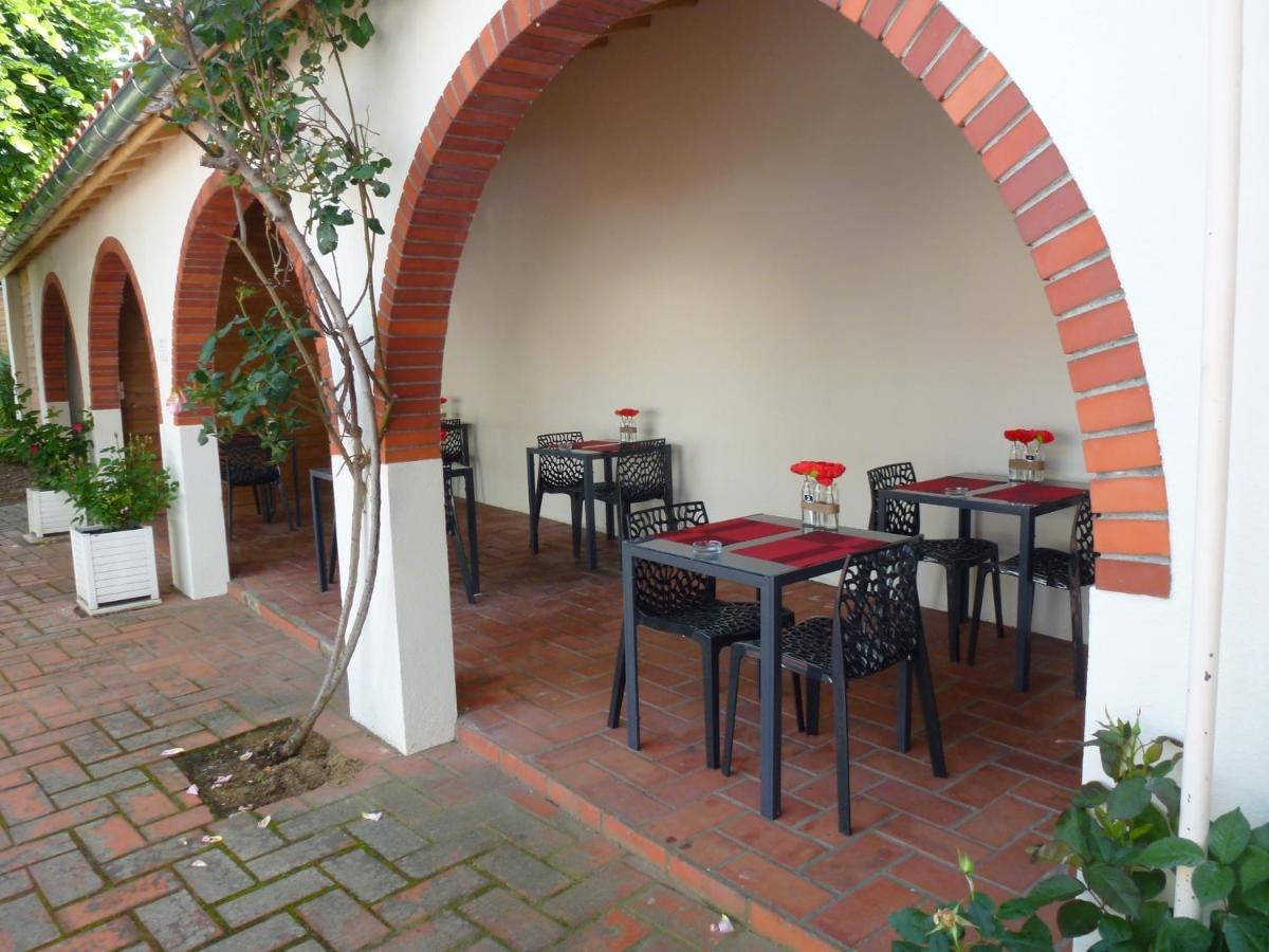Logis Hotel L'Arche De Noe Екстер'єр фото