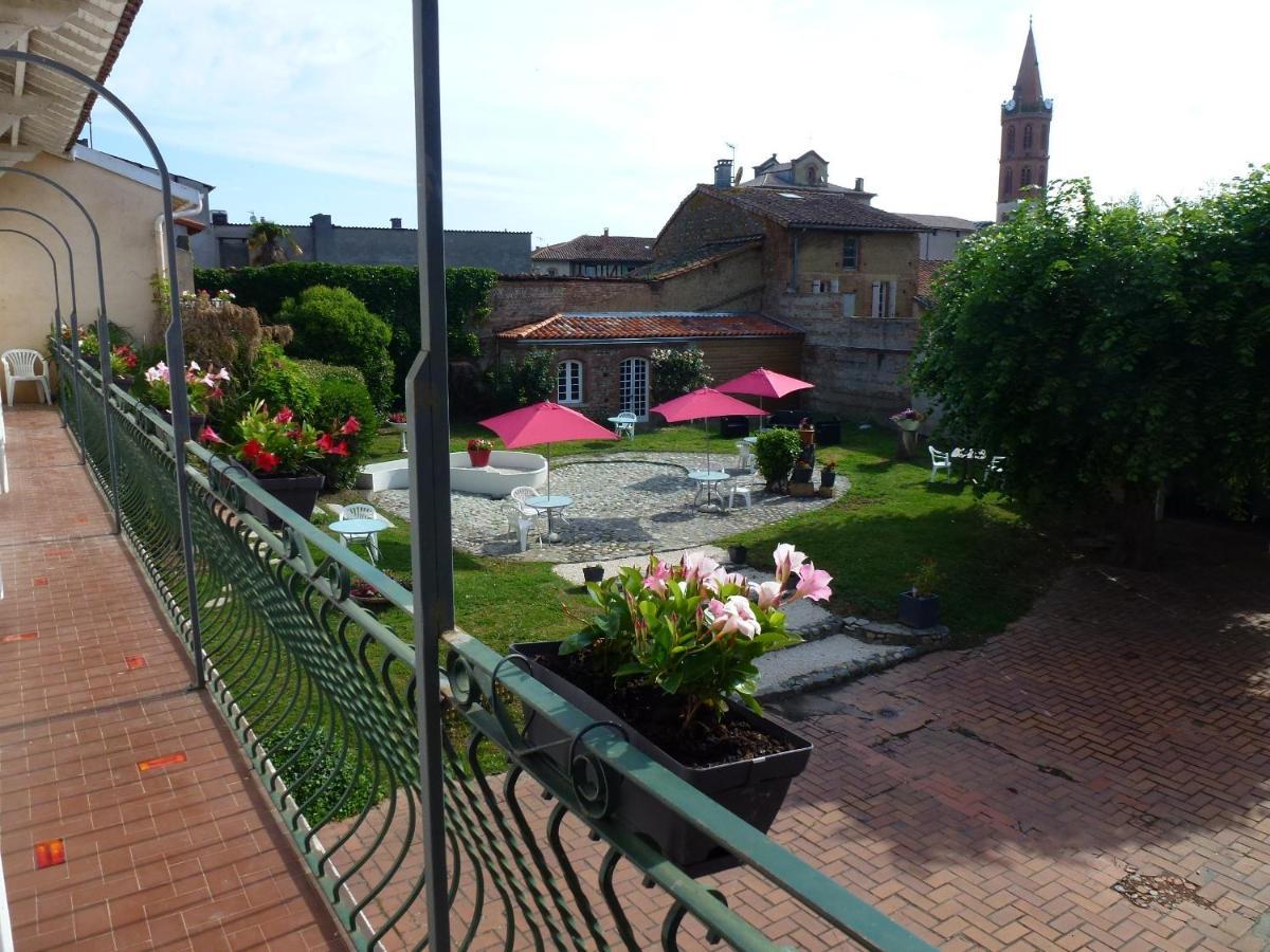 Logis Hotel L'Arche De Noe Екстер'єр фото