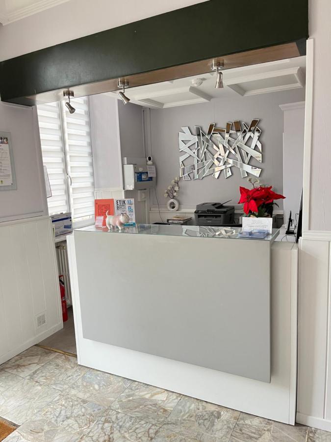 Logis Hotel L'Arche De Noe Екстер'єр фото