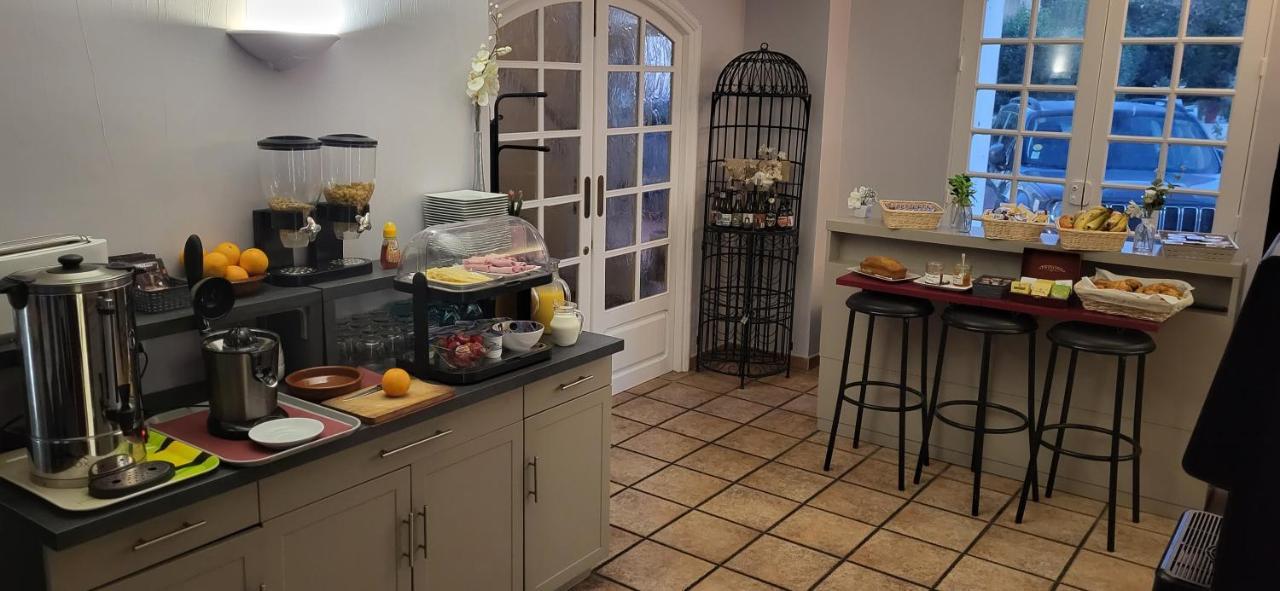 Logis Hotel L'Arche De Noe Екстер'єр фото