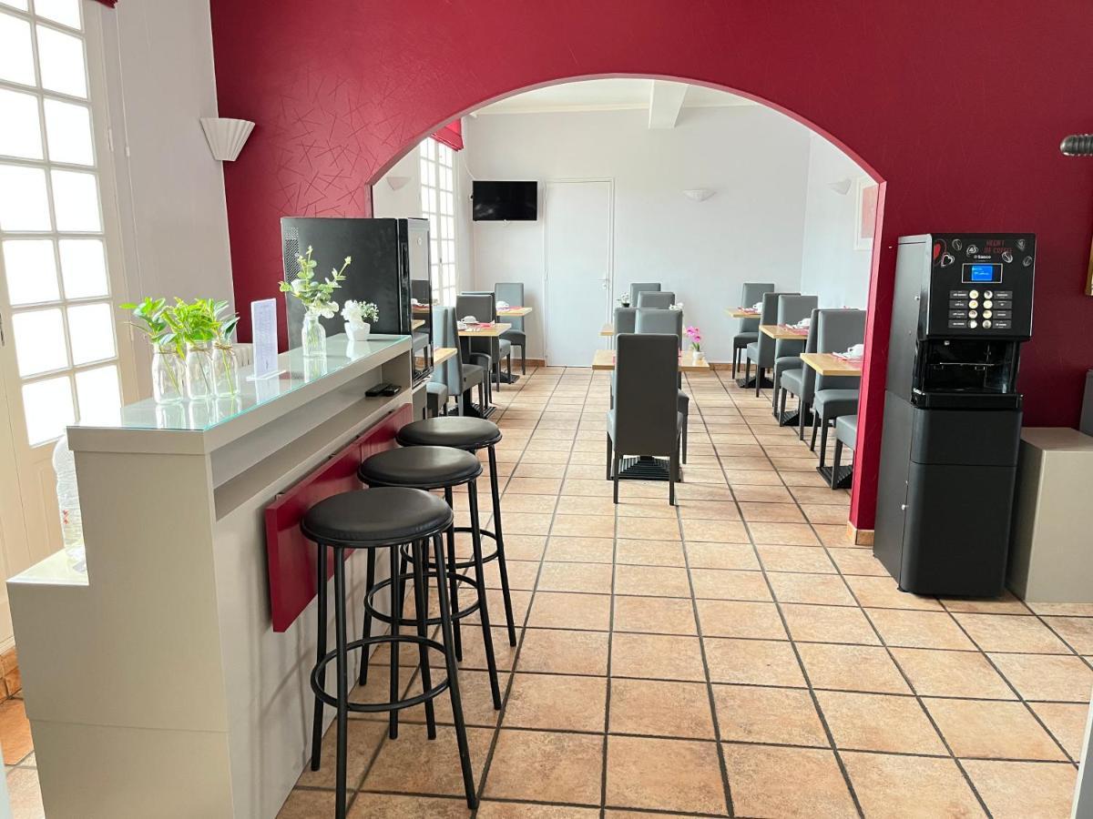 Logis Hotel L'Arche De Noe Екстер'єр фото