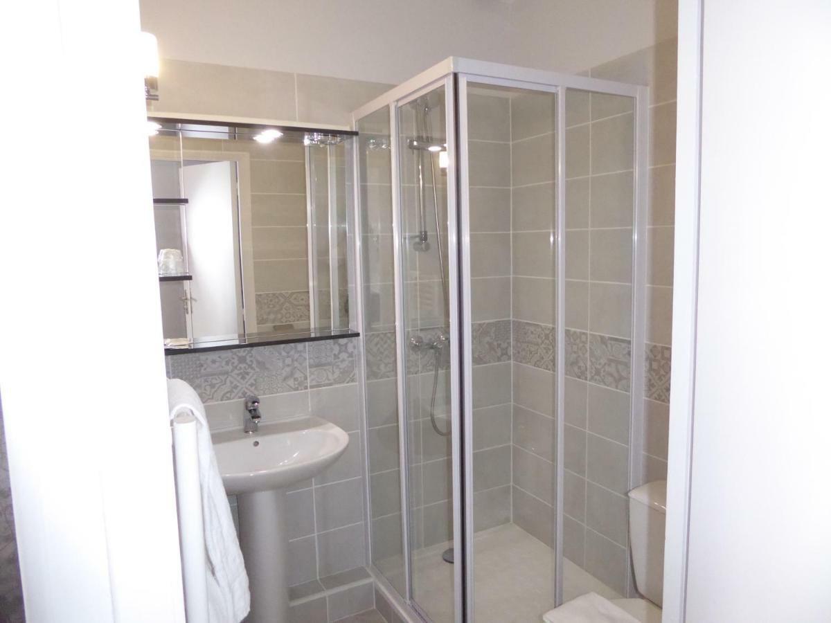 Logis Hotel L'Arche De Noe Екстер'єр фото