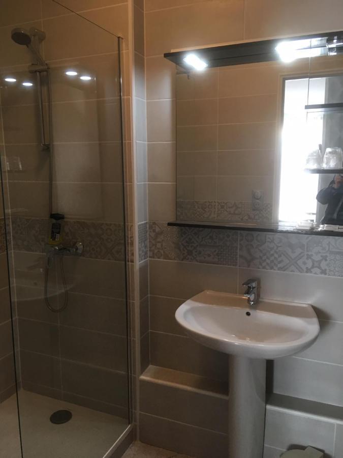 Logis Hotel L'Arche De Noe Екстер'єр фото
