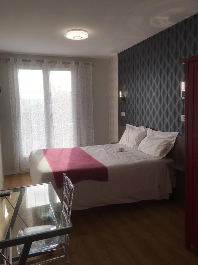 Logis Hotel L'Arche De Noe Екстер'єр фото